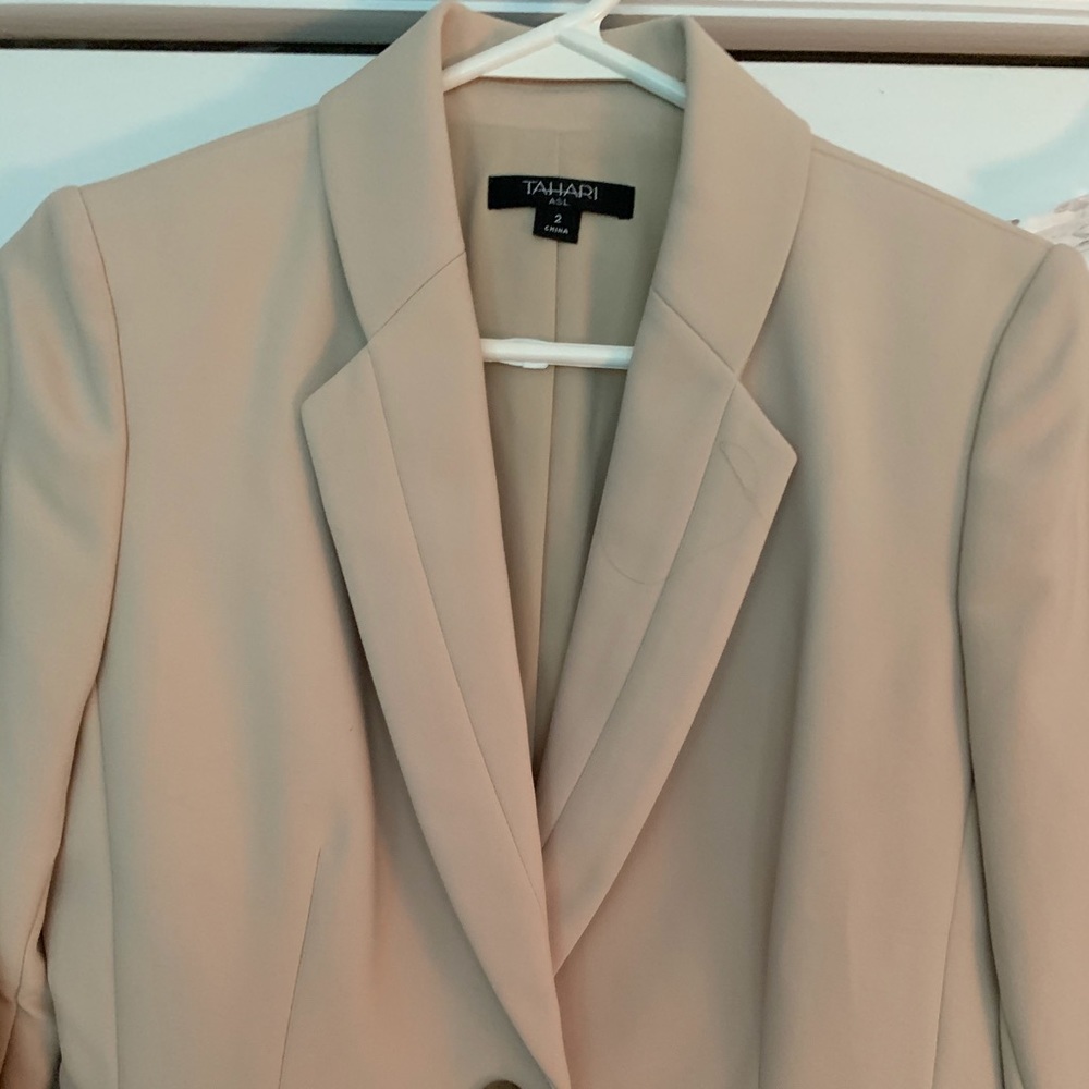 Tahari ladies suit